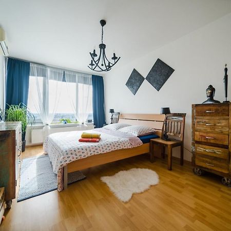 Comfy Condo On The 20Th Floor & Free Parking Bratislava Exterior foto