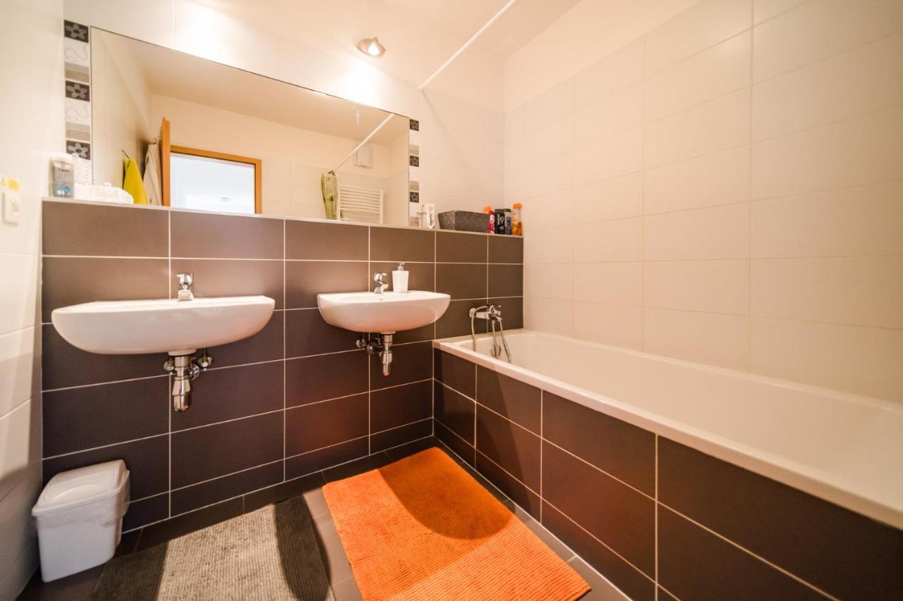 Comfy Condo On The 20Th Floor & Free Parking Bratislava Exterior foto