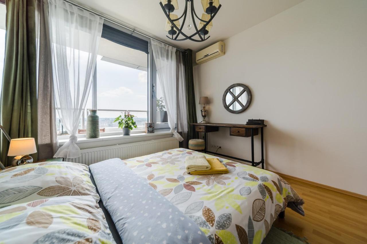 Comfy Condo On The 20Th Floor & Free Parking Bratislava Exterior foto